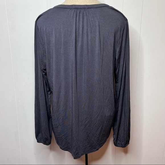 Barefoot Dreams Luxe Milk Jersey Namaste Lounge Pajama Set Size Small Carbon - Picture 12 of 13